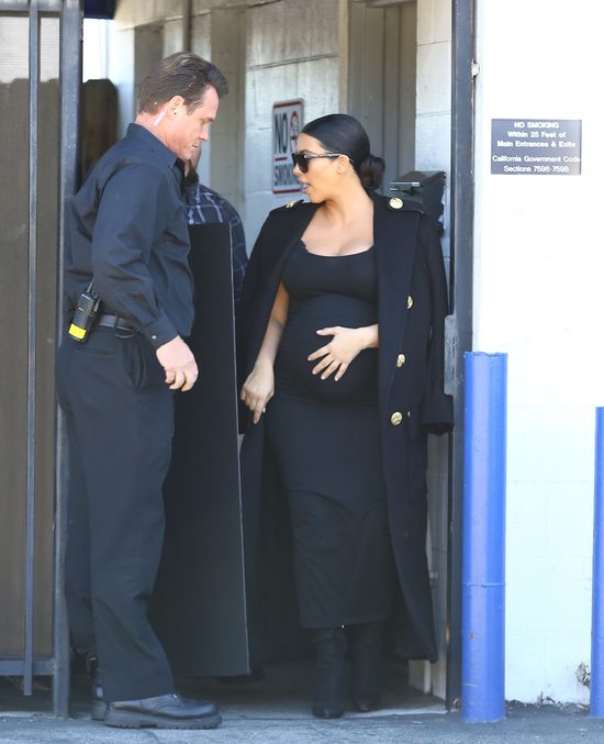 Kim Kardashian do porodu pójdzie jak Anna Mucha? (FOTO)