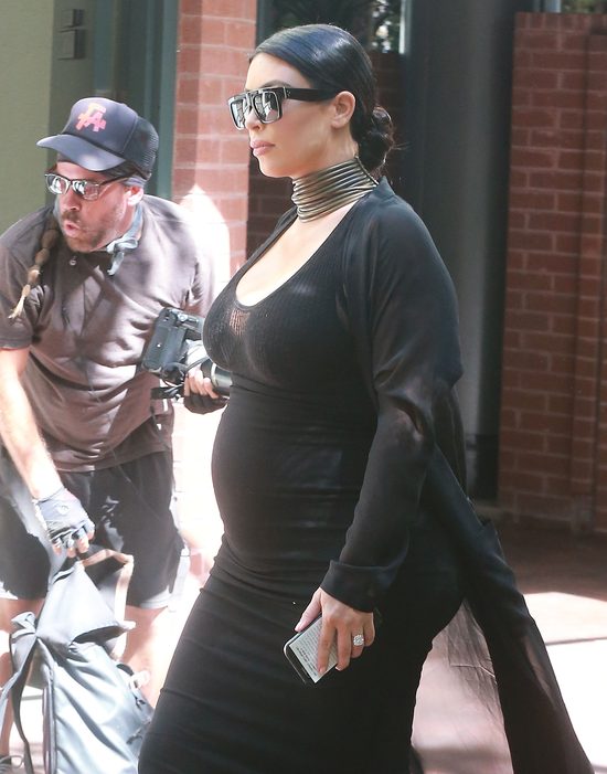 Co tam Kim. Spójrzcie na tego fotoreportera! (FOTO)