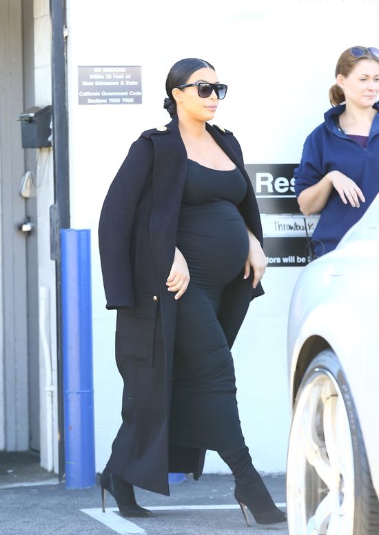 Kim Kardashian do porodu pójdzie jak Anna Mucha? (FOTO)