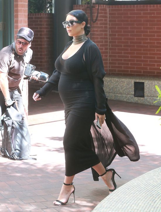 Co tam Kim. Spójrzcie na tego fotoreportera! (FOTO)