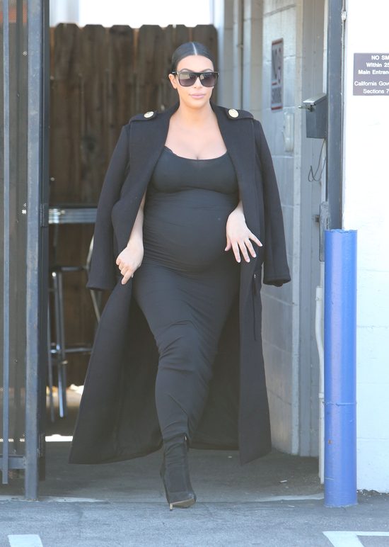 Kim Kardashian do porodu pójdzie jak Anna Mucha? (FOTO)