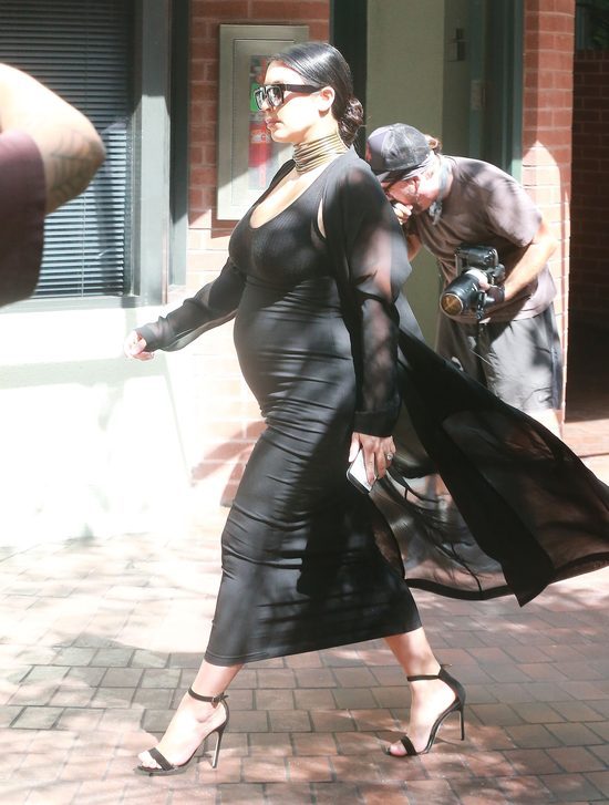 Co tam Kim. Spójrzcie na tego fotoreportera! (FOTO)