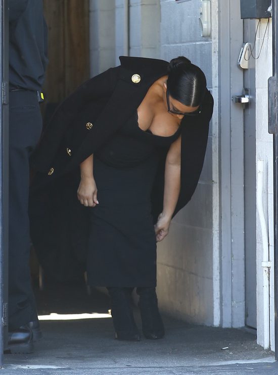 Kim Kardashian do porodu pójdzie jak Anna Mucha? (FOTO)