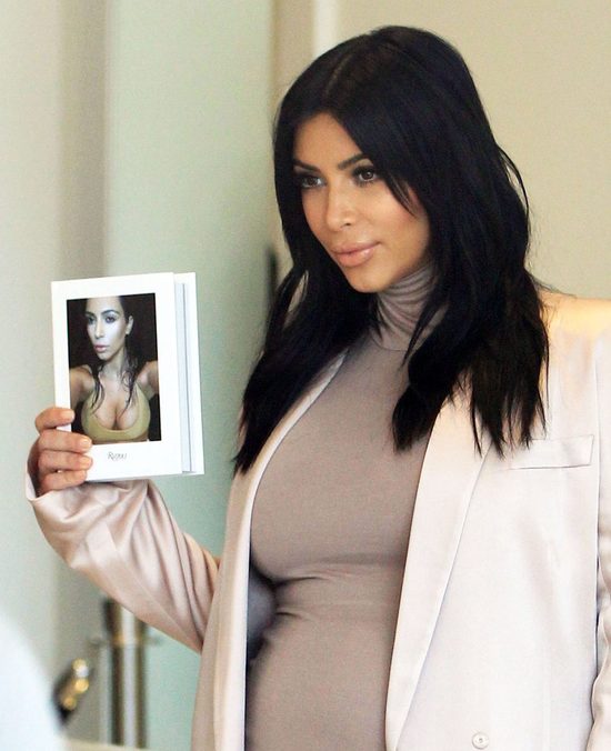 Kim Kardashian uczciła rekord Instagrama bardzo gorącą fotką