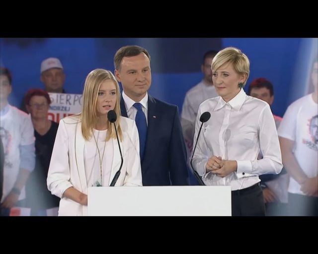  Kinga Duda - czy córka Dudy przeprowadzi się do Warszawy?