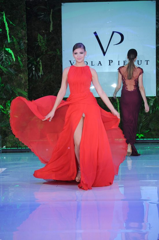 Ups! Polska gwiazda pokazała majtki na imprezie (FOTO) Ups! Polska gwiazda pokazała majtki na imprezie (FOTO)