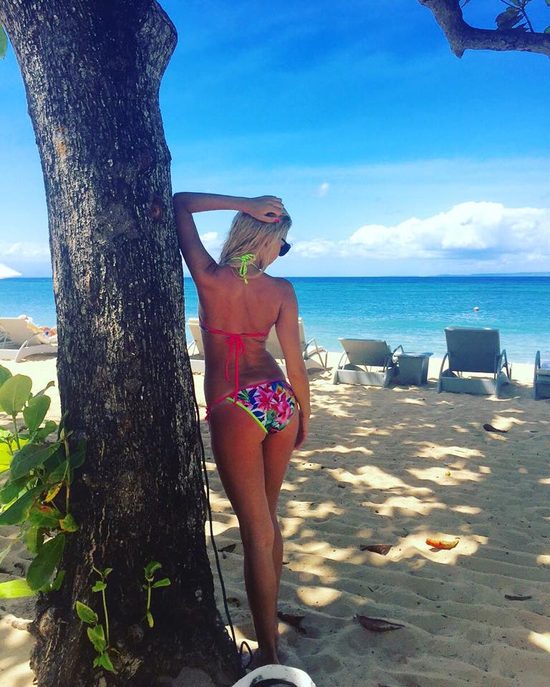 Koniec wakacji? Nie dla niej - ta celebrytka baluje na Bali (FOTO)