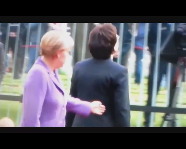 WPADKA Ewy Kopacz na lotnisku w Berlinie[VIDEO]