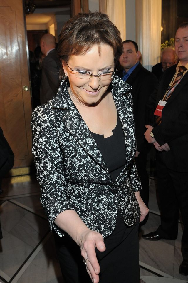 WPADKA Ewy Kopacz na lotnisku w Berlinie[VIDEO]