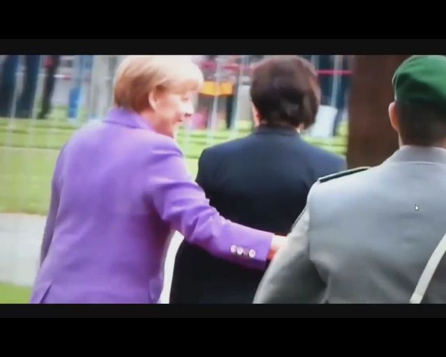 WPADKA Ewy Kopacz na lotnisku w Berlinie[VIDEO]