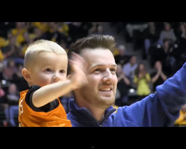 Jak on to robi?? 4-letni Titus to koszykarz - magik! [VIDEO]