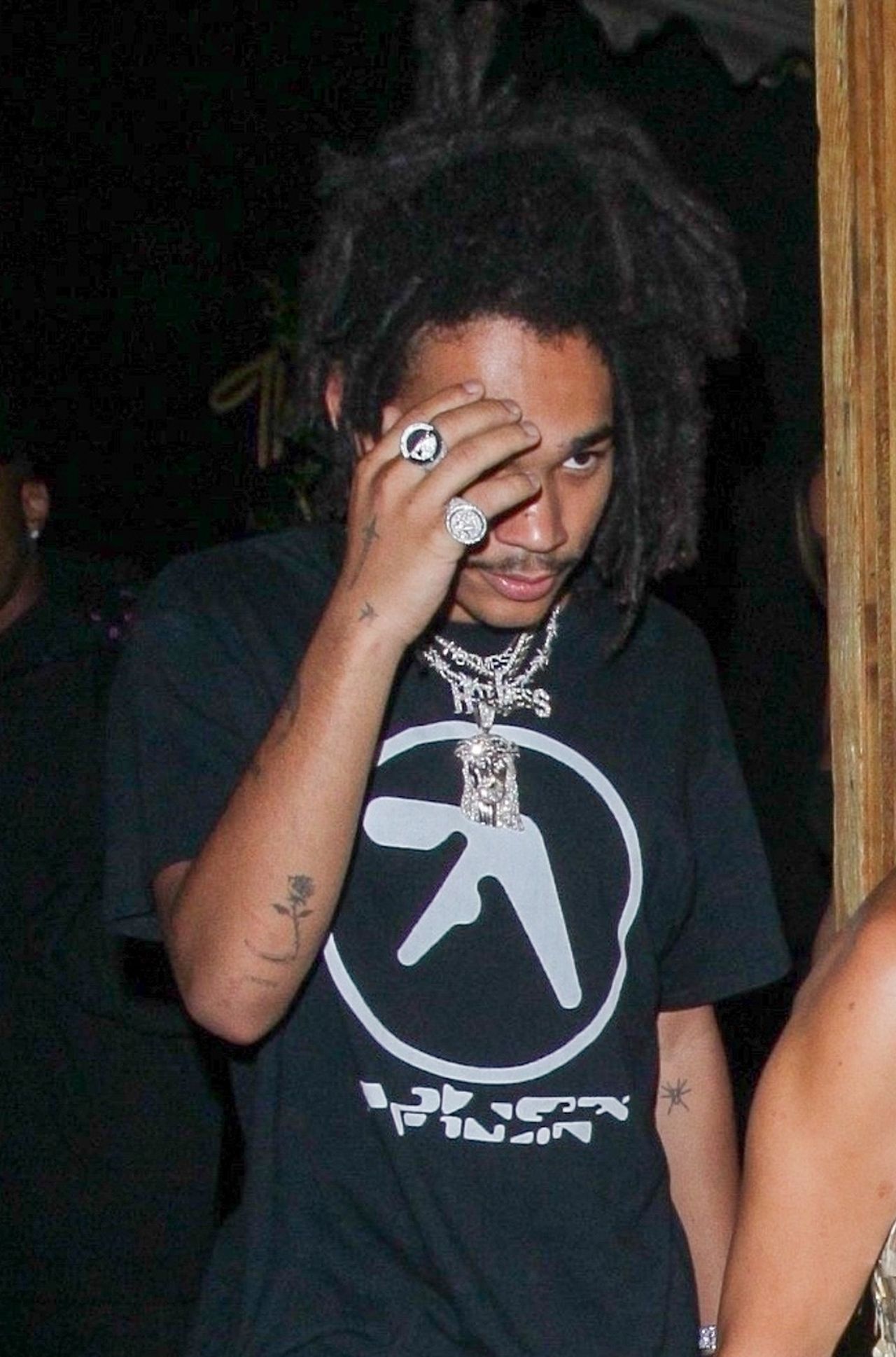 39-letnia Kourtney Kardashian i 20-letni model, Luka Sabbat na kolacji (ZDJĘCIA)