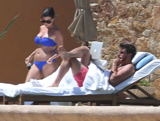 Koniecznie musicie zobaczyć Kourtney Kardashian w bikini!