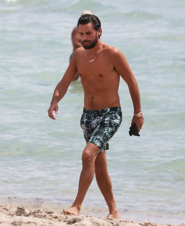 Kourtney Kardashian spędza wakacje z... NIM? (FOTO) Kourtney Kardashian spędza wakacje z... NIM? (FOTO)