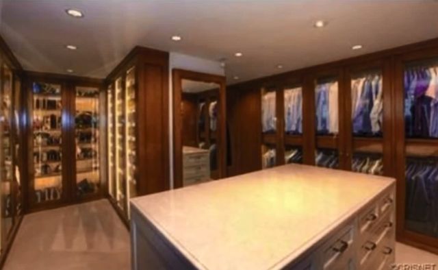 Z kamerą w domu Kourtney Kardashian (FOTO) Z kamerą w domu Kourtney Kardashian (FOTO)