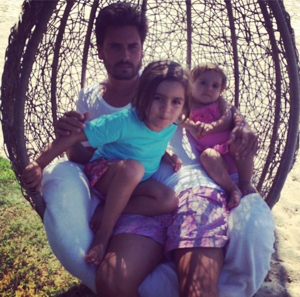 Po co Kourtney Kardashian sztuczny ciążowy brzuch!?