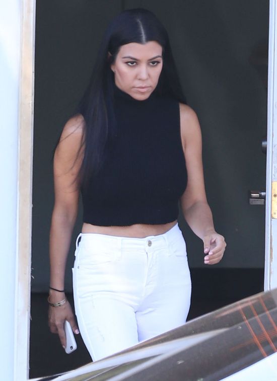 Kourtney Kardashian chudnie w oczach! (FOTO)