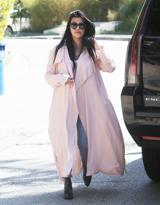 Jak wygląda Kourtney Kardashian po porodzie? (FOTO)