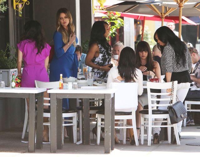 Kardashianki pracują w pocie czoła! (FOTO) Kardashianki pracują w pocie czoła! (FOTO)