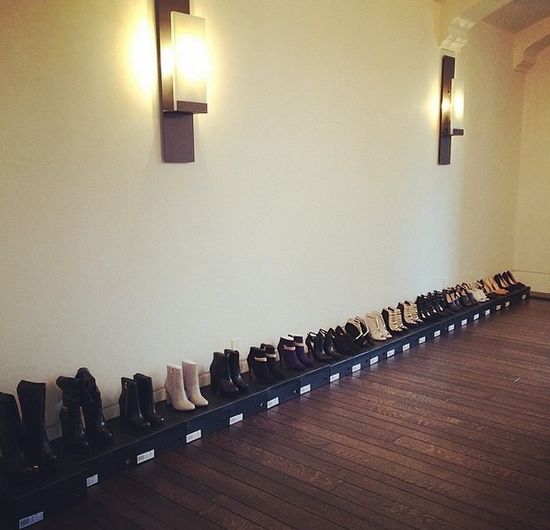 Chcecie zobaczyć kolekcję butów i ubrań Kardshianek? (FOTO)