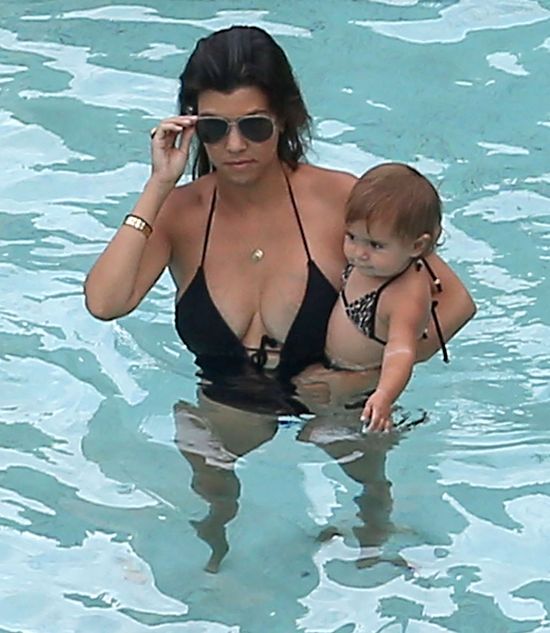 Roczna córeczka Kourtney Kardashian w bikini (FOTO) Roczna córeczka Kourtney Kardashian w bikini (FOTO)