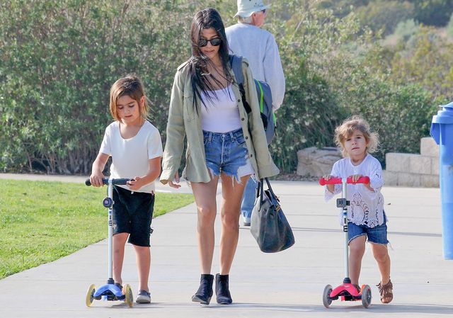 Kourtney Kardashian znudziła się Tygodniem Mody i... (FOTO)