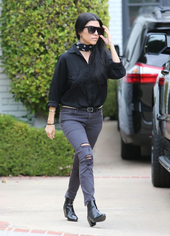 Kourtney Kardashian zostawiła u Justina Biebera STANIK! Kourtney Kardashian zostawiła u Justina Biebera STANIK!