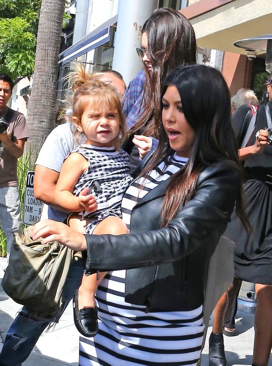 Co Kourtney Kardashian myśli o stylu wychowawczy Kim? (FOTO)
