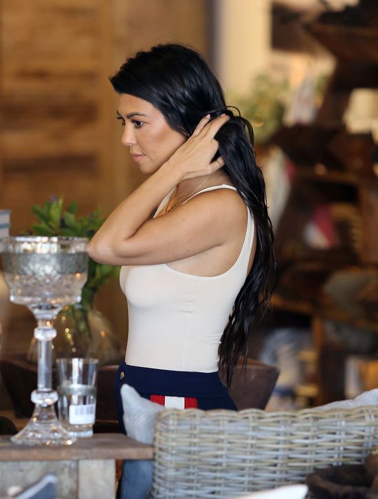 W jednej chwili Kourtney jest seksbombą, w drugiej płaczącym kłębkiem nerów