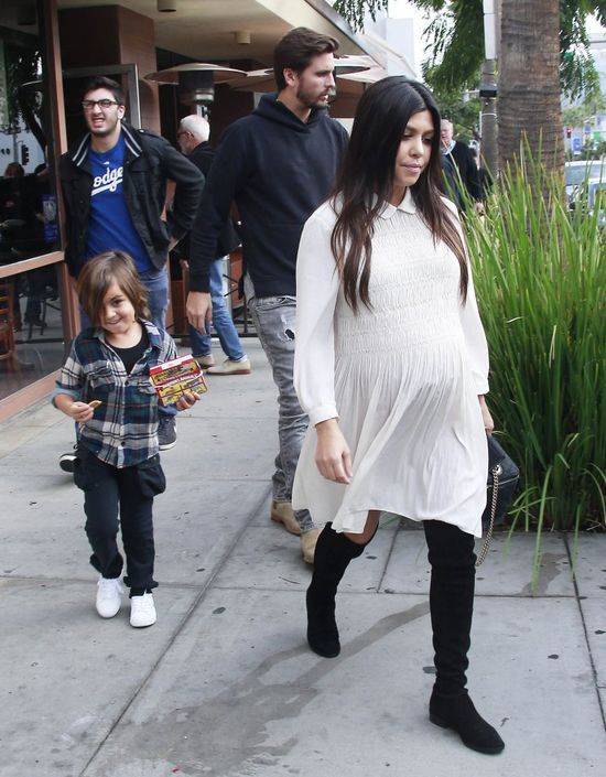 NAGA Kourtney Kardashian w zaawansowanej ciąży! (FOTO)