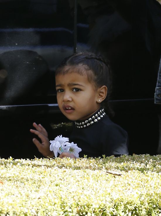 Gdy Kim zajmuje się Saintem, North trafia pod opiekę cioci Gdy Kim zajmuje się Saintem, North trafia pod opiekę cioci