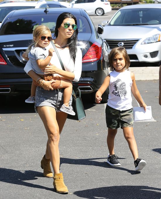 Kourtney z zachwytu nad nową sylwetką... rozbierze się? Kourtney z zachwytu nad nową sylwetką... rozbierze się?