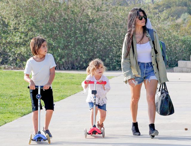 Kourtney Kardashian znudziła się Tygodniem Mody i... (FOTO)