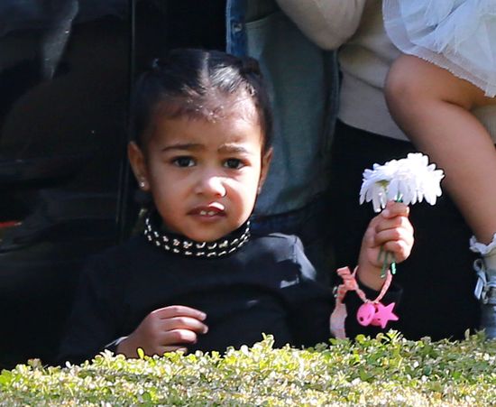 Gdy Kim zajmuje się Saintem, North trafia pod opiekę cioci Gdy Kim zajmuje się Saintem, North trafia pod opiekę cioci