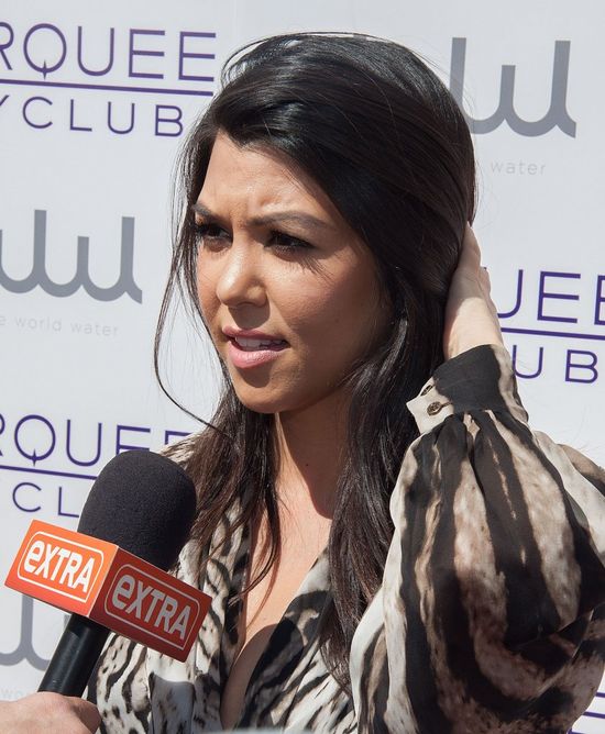 Kourtney Kardashian po raz pierwszy na ściance od czasu poro