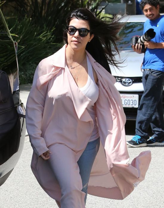 Jak wygląda Kourtney Kardashian po porodzie? (FOTO)