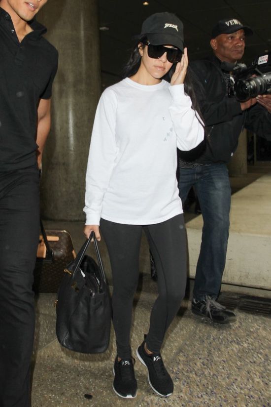 Tak wygladała Kourtney Kardashian po imprezie z Lindsay Lohan