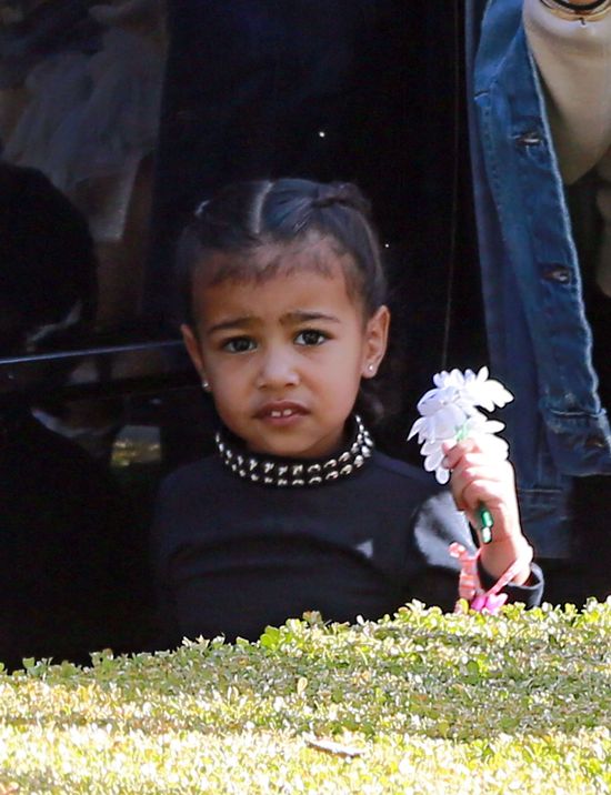 Gdy Kim zajmuje się Saintem, North trafia pod opiekę cioci Gdy Kim zajmuje się Saintem, North trafia pod opiekę cioci