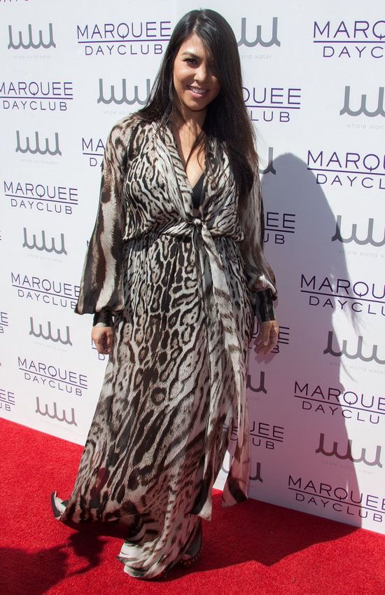 Kourtney Kardashian po raz pierwszy na ściance od czasu poro