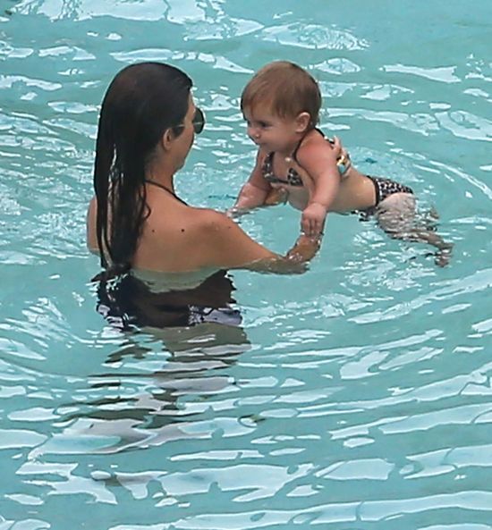 Roczna córeczka Kourtney Kardashian w bikini (FOTO) Roczna córeczka Kourtney Kardashian w bikini (FOTO)