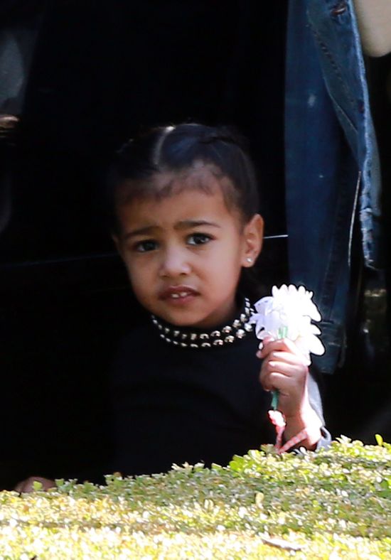 Gdy Kim zajmuje się Saintem, North trafia pod opiekę cioci Gdy Kim zajmuje się Saintem, North trafia pod opiekę cioci