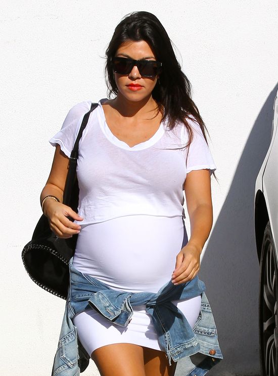 Kourtey Kardashia to GORĄCA mamuśka (FOTO)