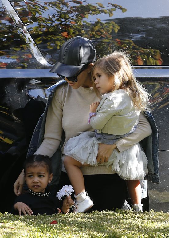 Gdy Kim zajmuje się Saintem, North trafia pod opiekę cioci