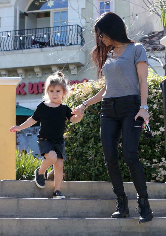 Najpiękniejsze dziewczyny w mieście na ustawce (FOTO) Najpiękniejsze dziewczyny w mieście na ustawce (FOTO)