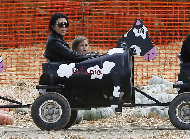 Iloma dziećmi na raz opiekuje się Kourtney Kardashian? (FOTO Iloma dziećmi na raz opiekuje się Kourtney Kardashian? (FOTO