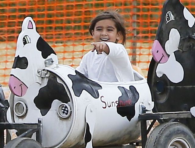 Iloma dziećmi na raz opiekuje się Kourtney Kardashian? (FOTO Iloma dziećmi na raz opiekuje się Kourtney Kardashian? (FOTO