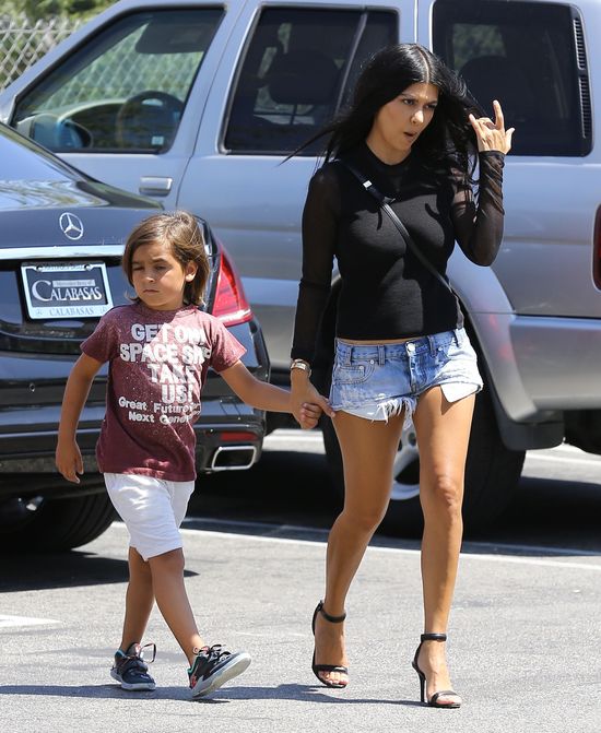 Kim Kardashian jest wściekła na Kourtney (FOTO) Kim Kardashian jest wściekła na Kourtney (FOTO)