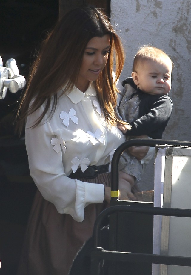 Córeczka Kourtney Kardashian rośnie - ładna? (FOTO)
