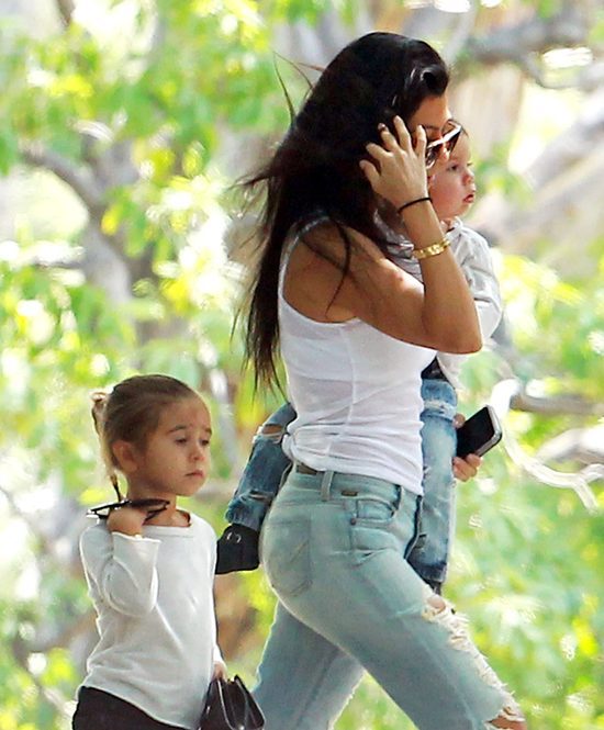 Chcesz mieć sexy pupę jak Kourtney Kardashian?