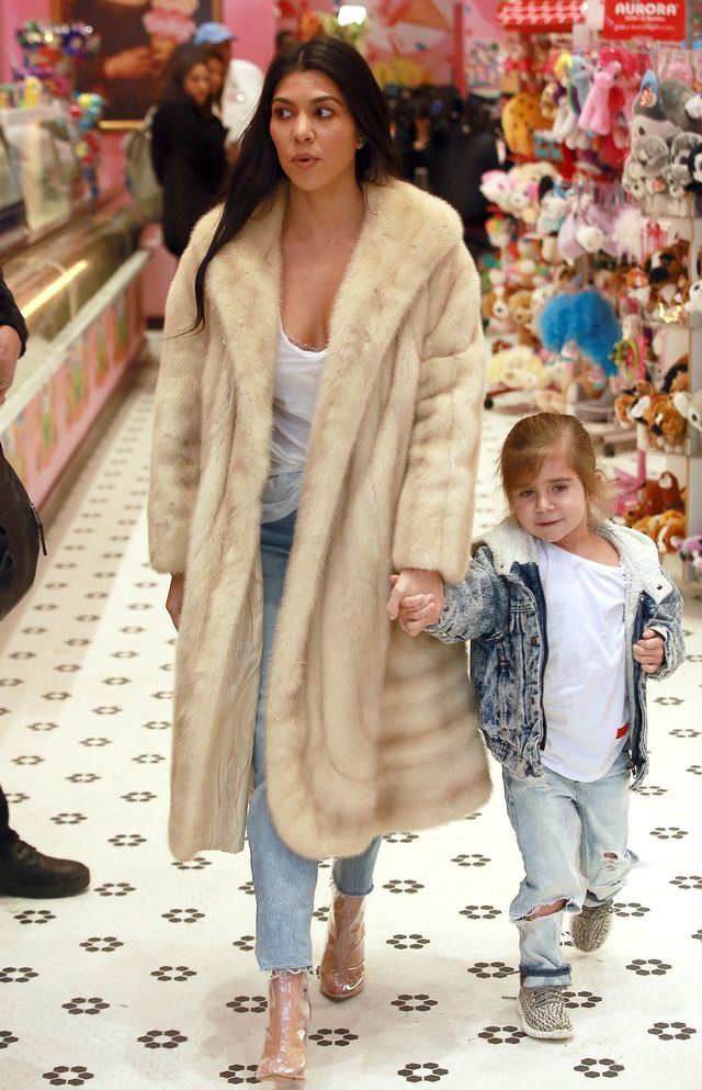 Taką matką jesteś? Internauci OBURZENI tym, co Kourtney zrobiła Penelope